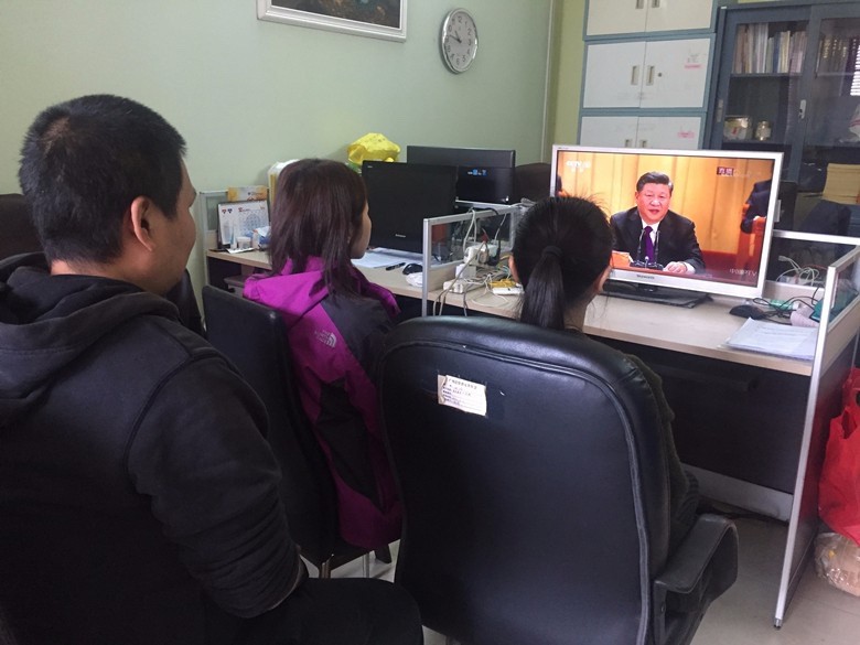 广州基督教女青年会同工观看改革开放四十周年讲话_副本.jpg
