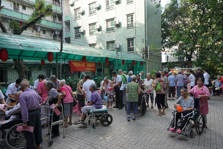 长者都很积极玩游戏_副本.jpg