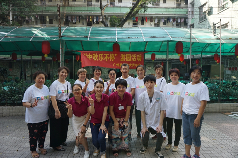 为这个活动努力过的工作人员、社工和义工_副本.jpg