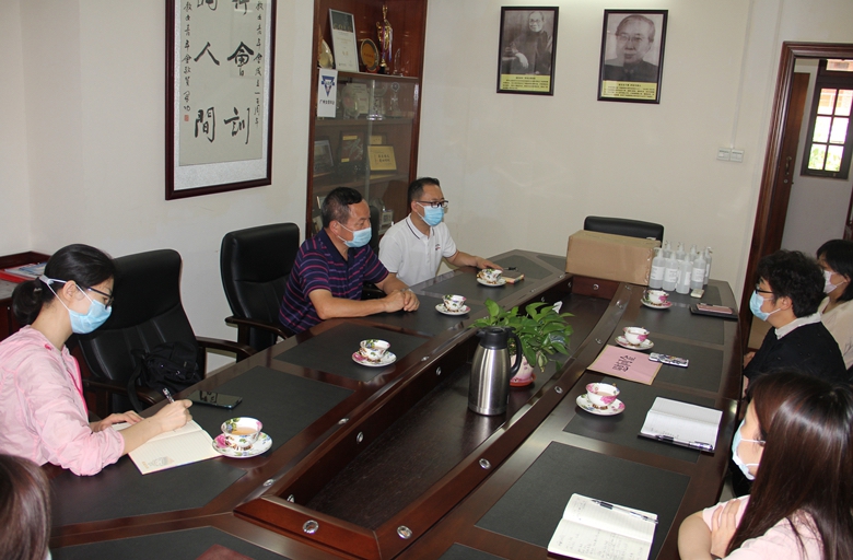 座谈会.JPG