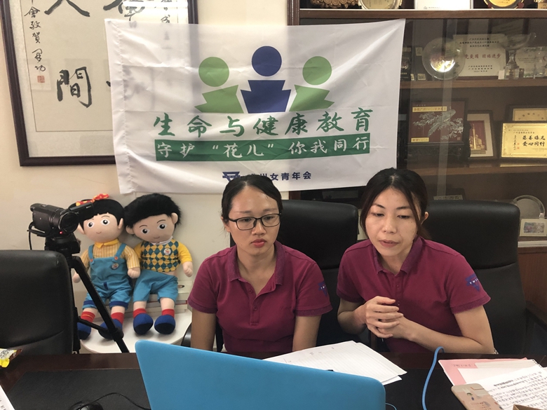 广州女青年会同工陈海云（左）和潘易斯（右）.jpg