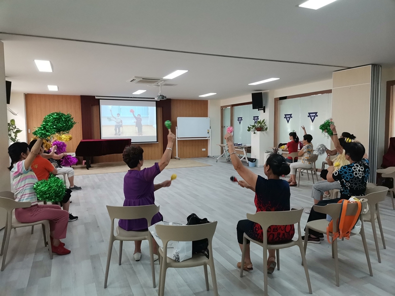 椅子舞练习，让我们一起舞动起来！.jpg