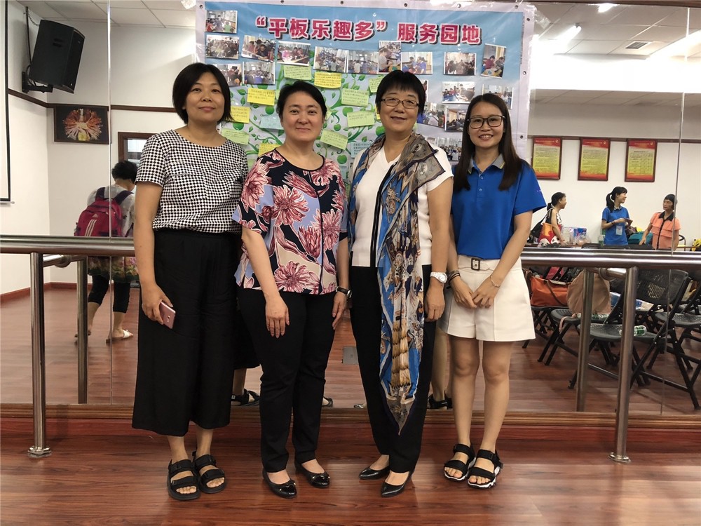 喜莱代表以及机构领导合影.JPG